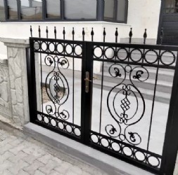 Bah&ccedil;e Kapısı Modelleri